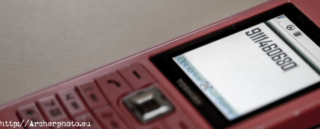 Foto de teléfono con 911140680, por Archerphoto